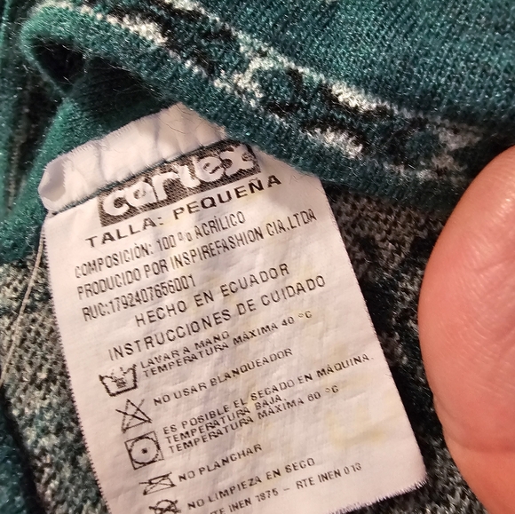 Vintage Poncho by Carlex - Picture 4 of 10